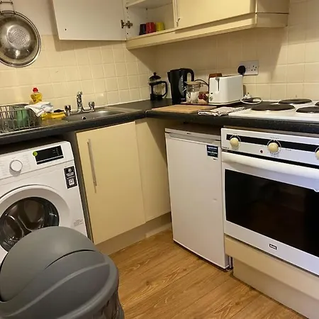 City Centre Apt With Balcony Great Location & Neighborhood アパート *