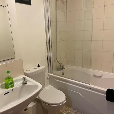 City Centre Apt With Balcony Great Location & Neighborhood Apartment