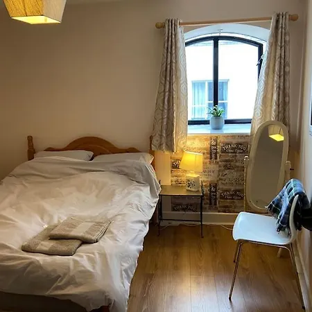 Apartment City Centre Apt With Balcony Great Location & Neighborhood Dublin