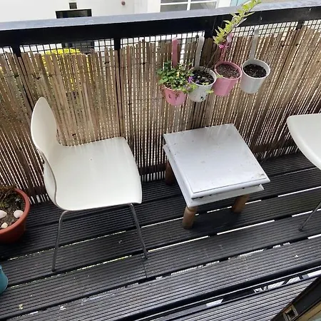 City Centre Apt With Balcony Great Location & Neighborhood *