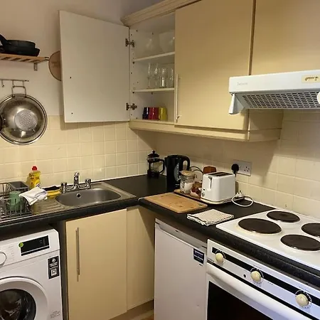 City Centre Apt With Balcony Great Location & Neighborhood Apartment