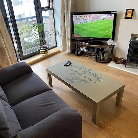 Apartamento City Centre Apt With Balcony Great Location & Neighborhood *